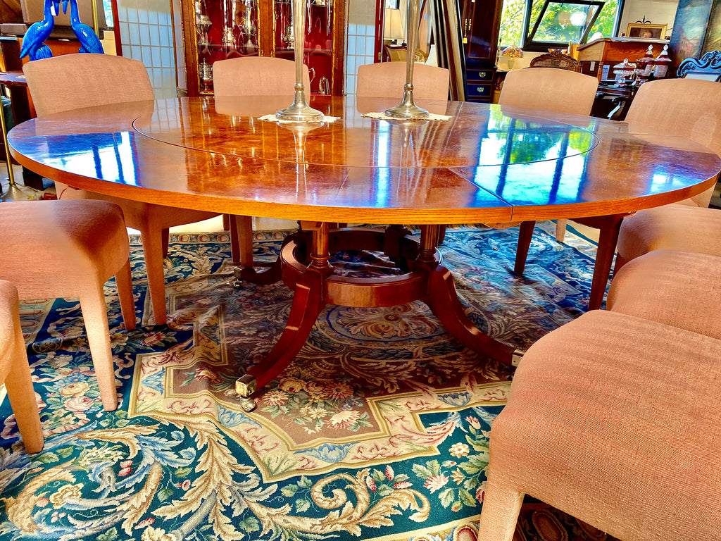 Furniture - table, Round dining table SOLD