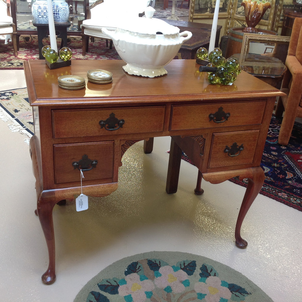 Furniture - Ladies antique vanity table or desk